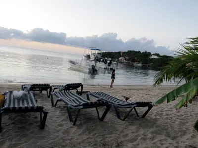 The Relaxation — West End, Roatan, Honduras