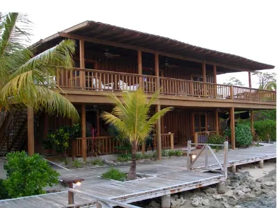 Waterfront Rooms — Roatan Island, Honduras – CoCo View Resort