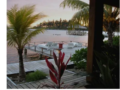 Another Gathering Spot — Roatan Island, Honduras – CoCo View Resort