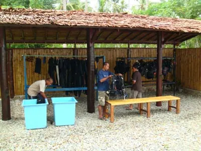 Camera-only rinse tanks