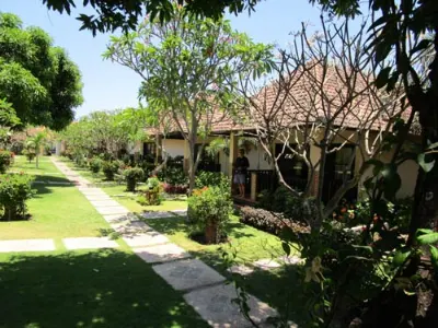 Sweet Bungalows; beautiful gardens