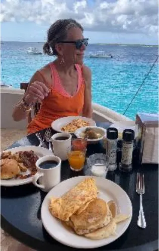 Breakfast in the sunshine